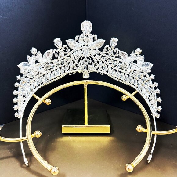 Flower Crystal Crown, Victorian royalty crown, Silver tiara, Quinceanera crown main image 6